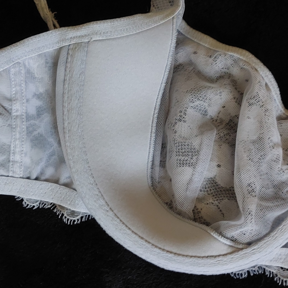 Lace Bra - Picture 4 of 8